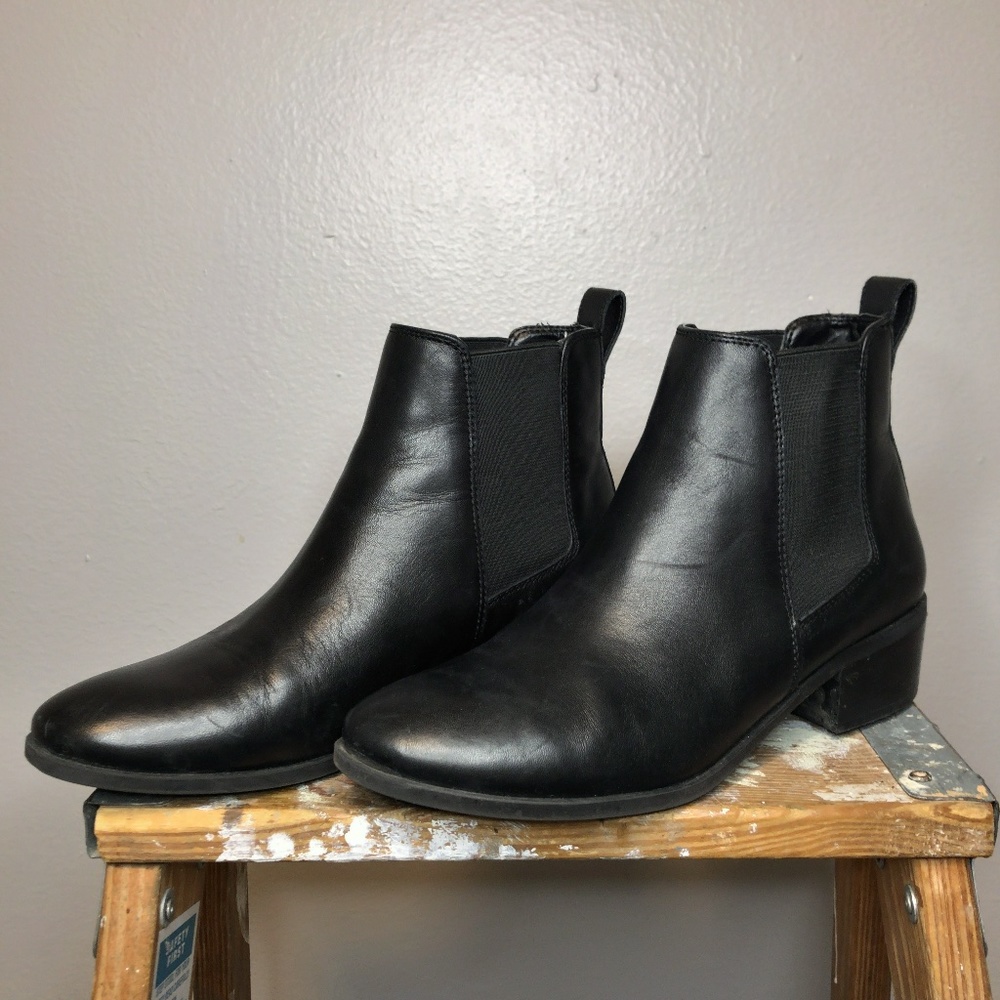 Steve Madden Dover Chelsea Boots
